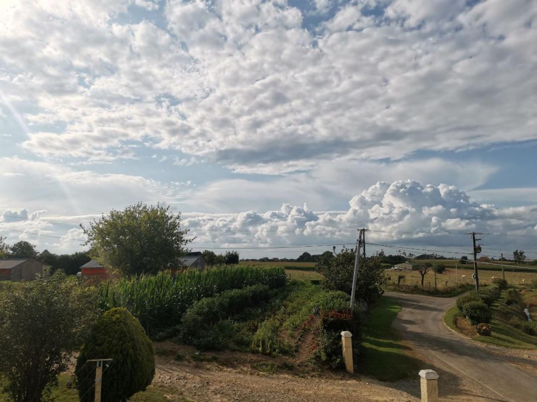 Appartement Calme En Pleine Campagne Malaussanne Esterno foto